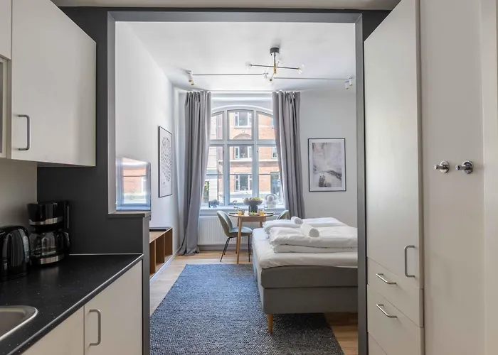 Perfect Couples Retreat In Urban Area